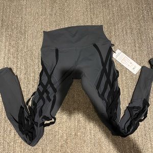 NWT High-Waist Wrapped Legging